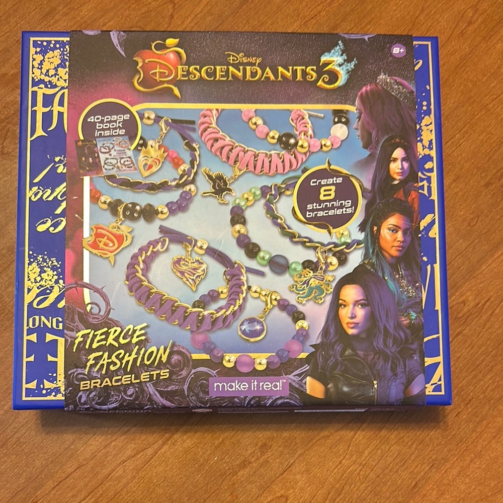 Disney Descendants 3 Fierce Fashion Bracelet Set - Purple and Gold